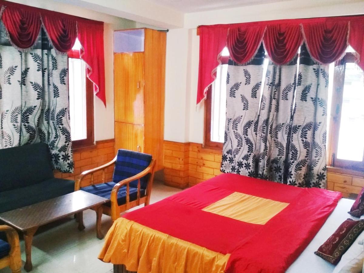 Hotel Snow Mountain Mall Road Manāli Dış mekan fotoğraf