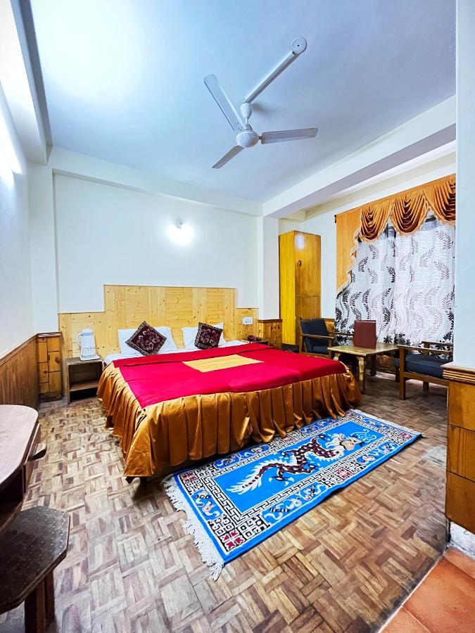 Hotel Snow Mountain Mall Road Manāli Dış mekan fotoğraf